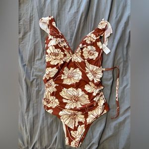 BNWT Gap maternity bathing suit Medium